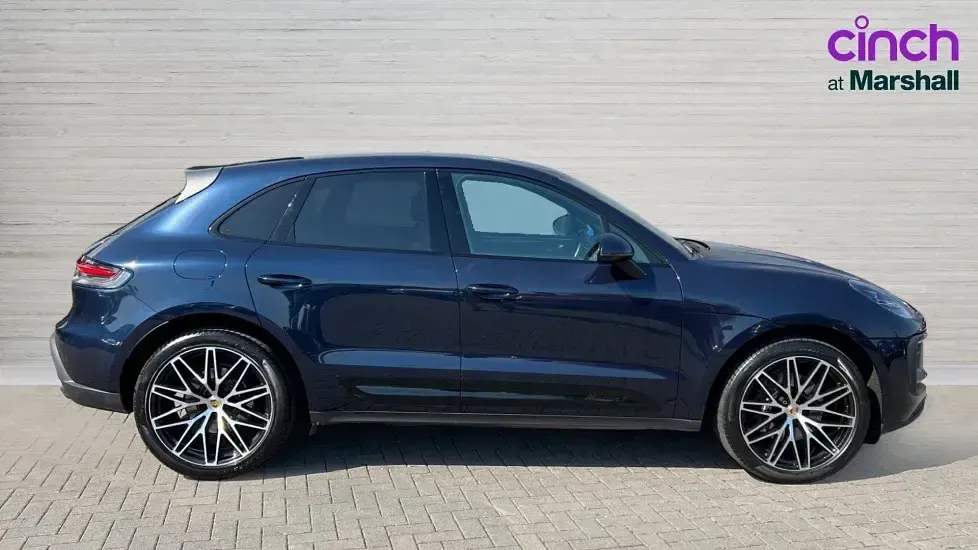 Used Porsche Macan 265 HP (194 kW) 2022 Blue SUV