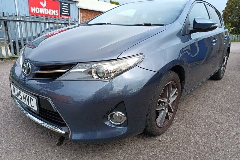 Used Toyota Auris 101 HP (74 kW) 2015