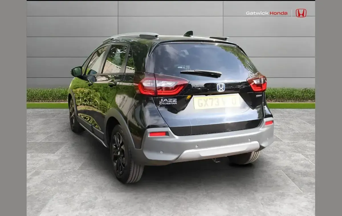 Used Honda Jazz Advance 122 HP (89 kW) 2023 Crystal black Hatchback