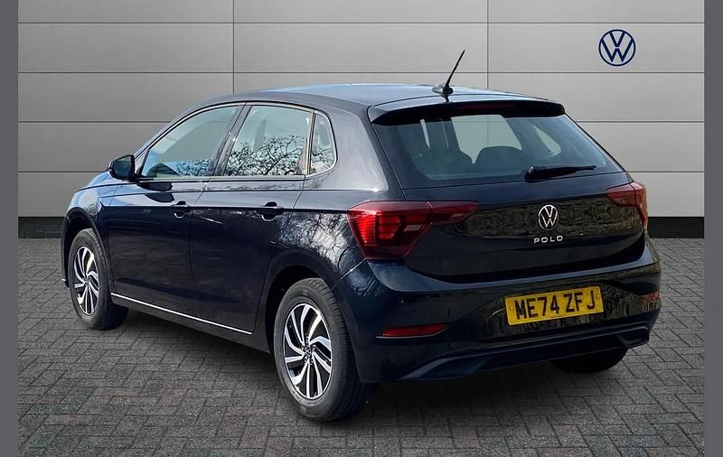 Used VW Polo Life 94 HP (69 kW) 2022 White Hatchback