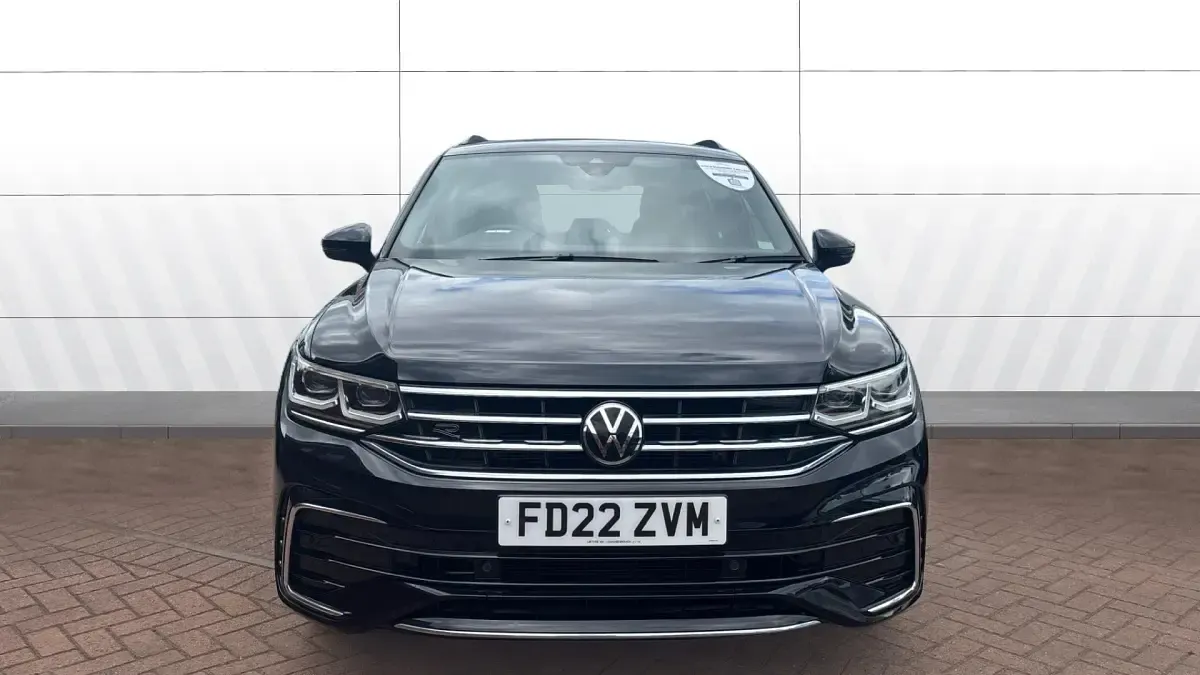 Used VW Tiguan R-line 190 HP (139 kW) 2022 Black SUV