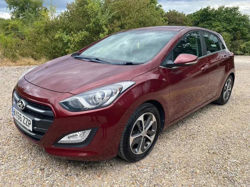 Used Hyundai i30 SE 2016 Red Hatchback