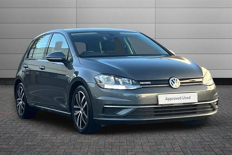 Grey Used 2018 VW Golf VII SE Hatchback | £14,195 (Fair price) - Image 1/3