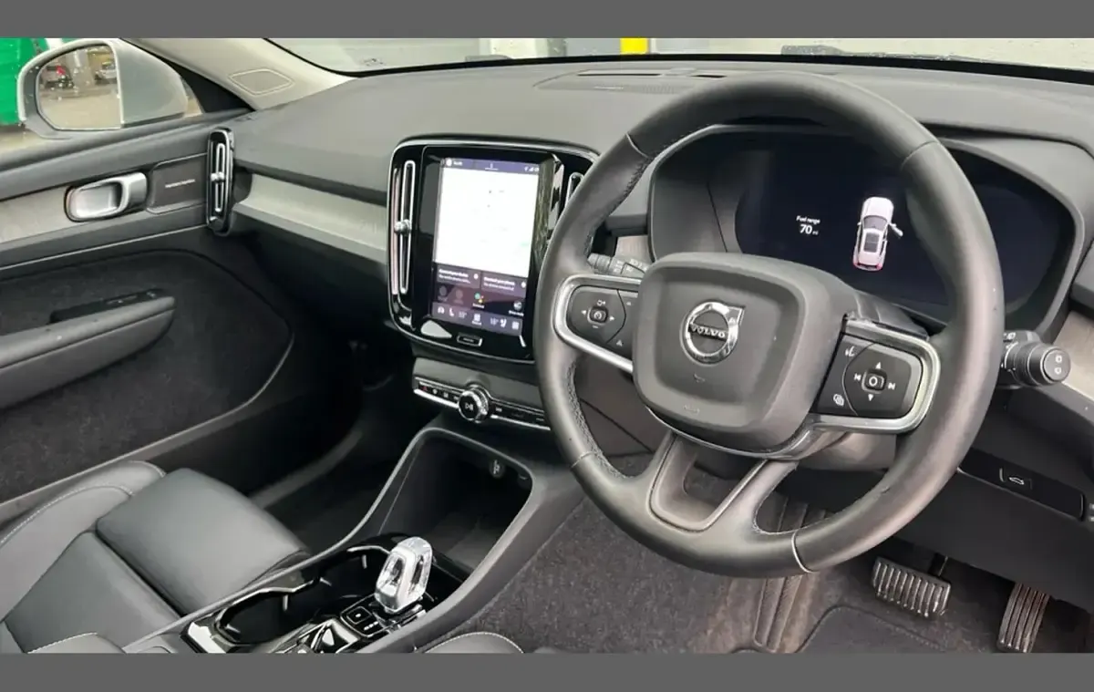 Used Volvo XC40 Ultra 161 HP (118 kW) 2025 Silver SUV