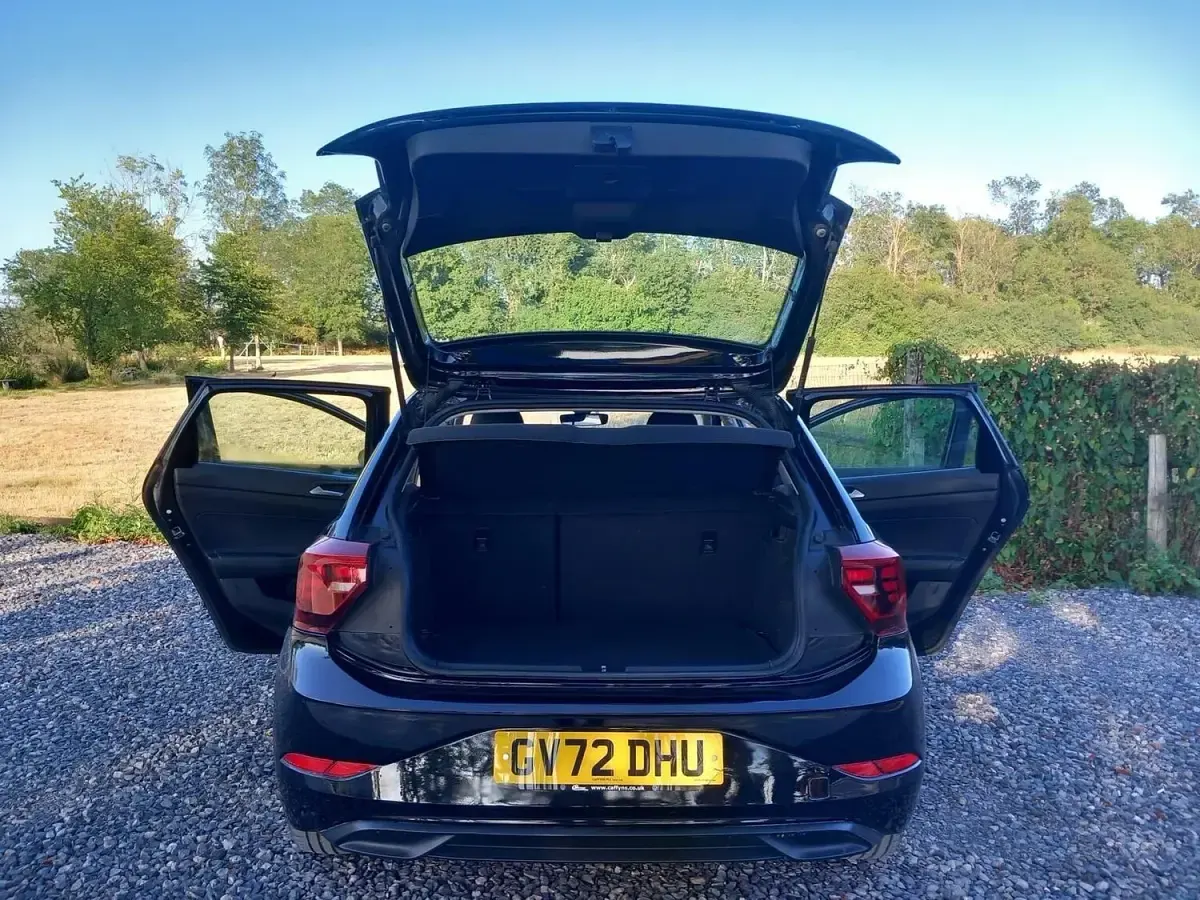Used VW Polo Life 95 HP (69 kW) 2023 Black Hatchback