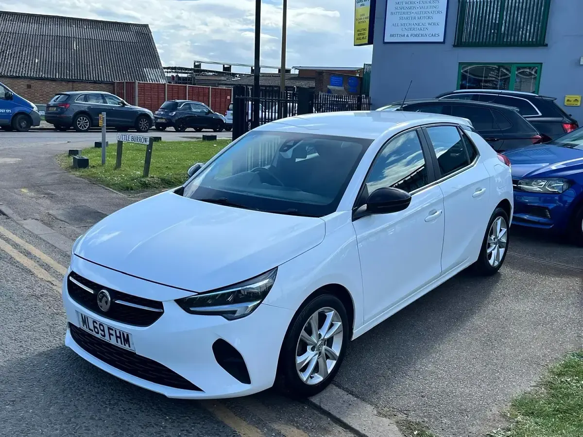 Used Vauxhall Corsa 75 HP (55 kW) 2020 White Hatchback