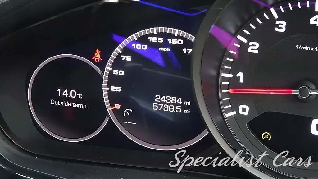 Used Porsche Panamera 330 HP (242 kW) 2017 Silver Sedan