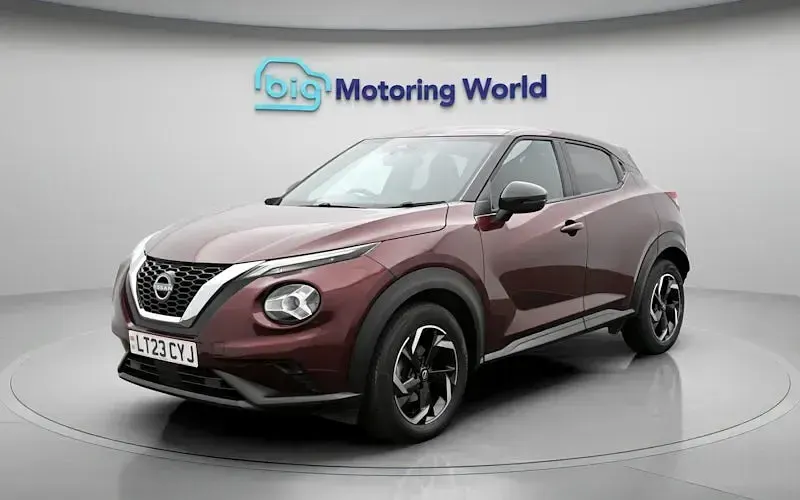 Used Nissan Juke N-Connecta 114 HP (83 kW) 2023 Red SUV
