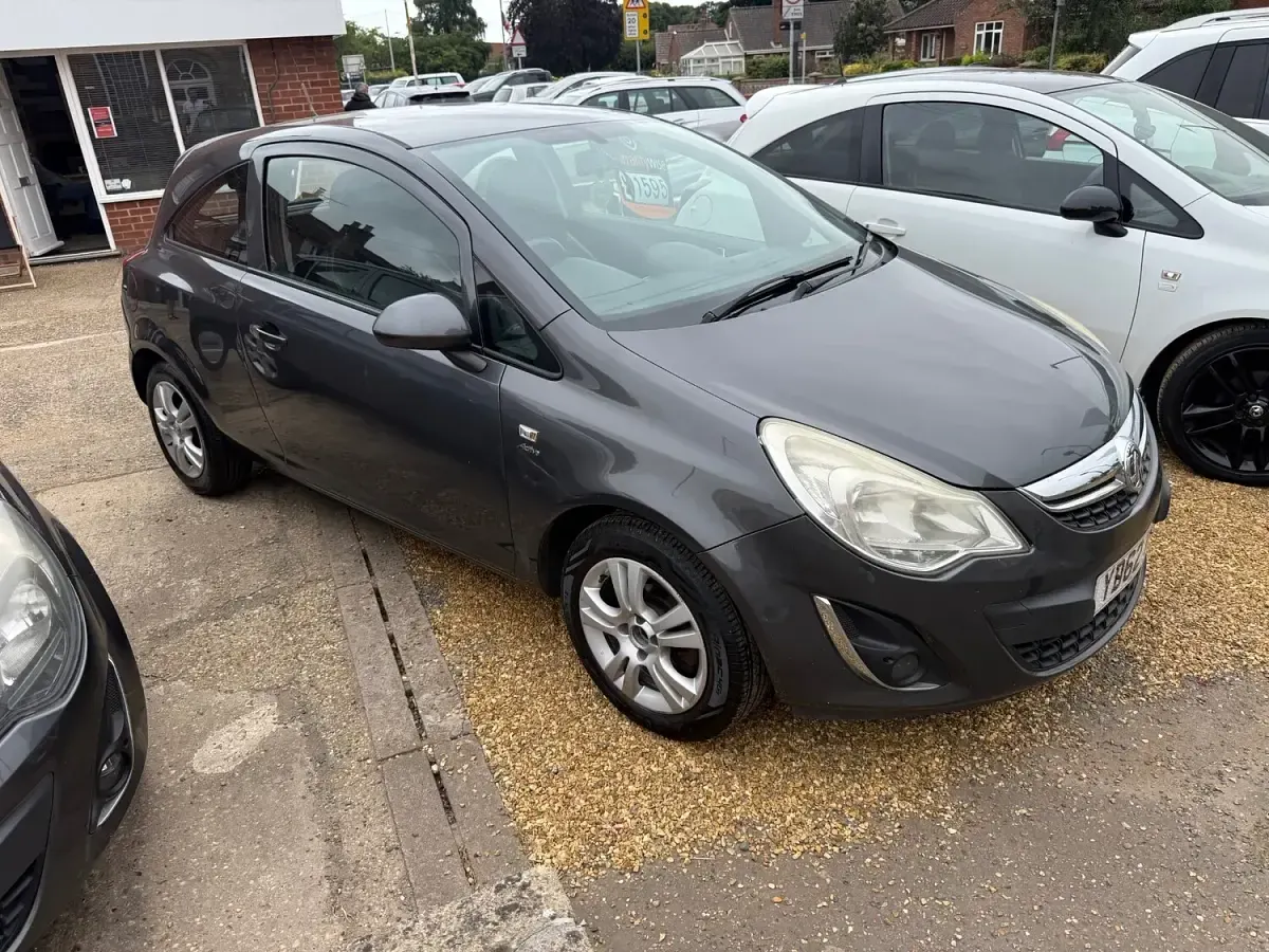 Used Vauxhall Corsa Active 95 HP (69 kW) 2012 Grey Hatchback