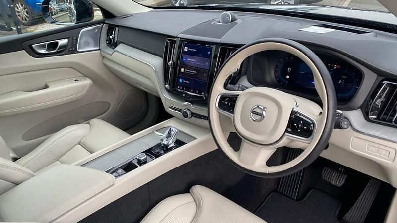 Used Volvo XC60 Ultra 455 HP (334 kW) 2025 Black SUV