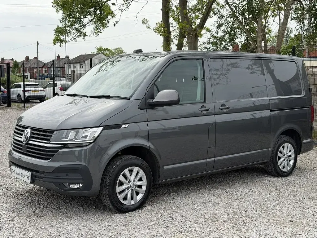 Używany VW Transporter Highline 150 KM (110 kW) 2021 Szary Van