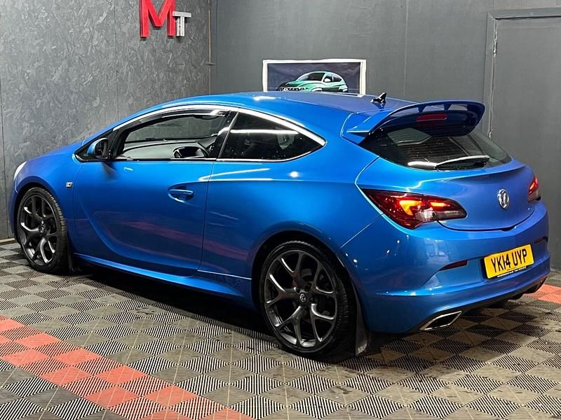 Used Vauxhall Astra GTC S 280 HP (205 kW) 2014 Blue Hatchback