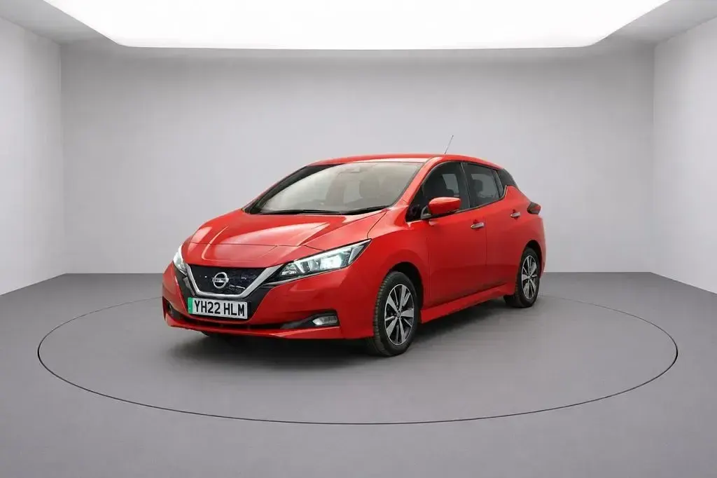 Used Nissan Leaf Acenta 110 kW (150 HP) 2022 Red Hatchback