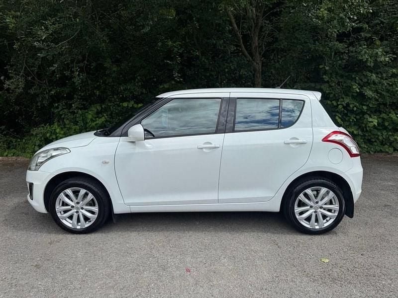 Used Suzuki Swift SZ3 94 HP (69 kW) 2014 White Hatchback