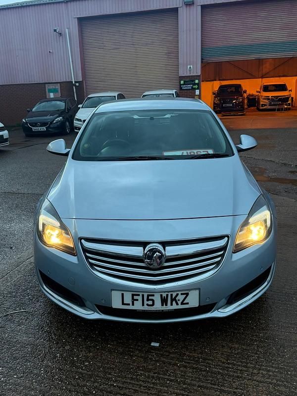 Silver Used 2015 Vauxhall Insignia Design Edition Hatchback | £11,250 - Image 1/4