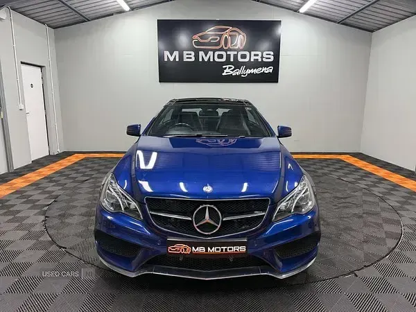 Usado Mercedes E220 AMG line 2016 Azul Coupé