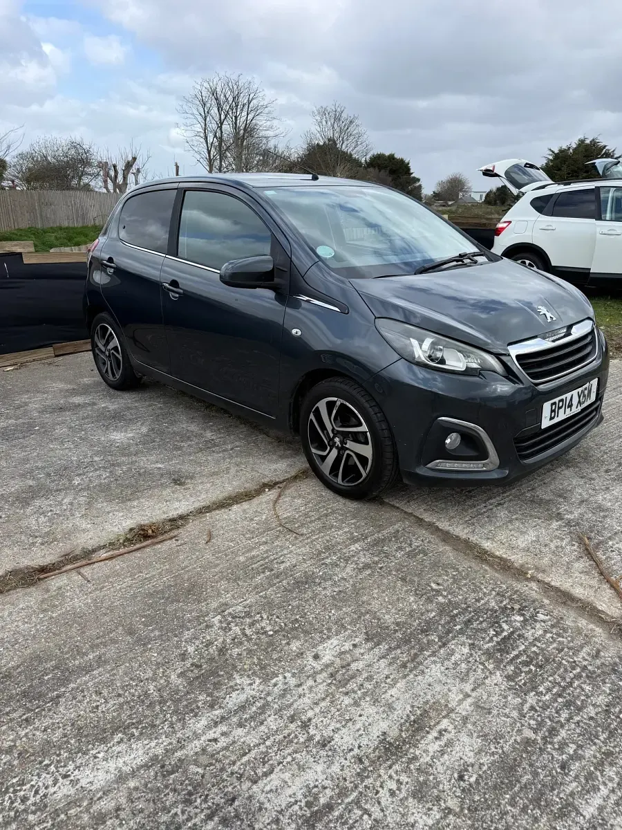 Begagnad Peugeot 108 Allure 82 HK (60 kW) 2014 Grå Halvkombi