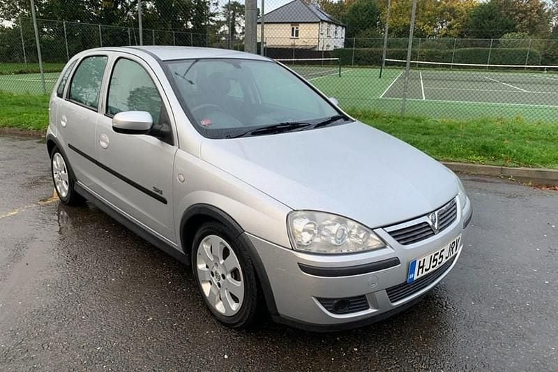 Silver Used 2005 Vauxhall Corsa Hatchback | £1,895 (Fair price) - Image 1/1