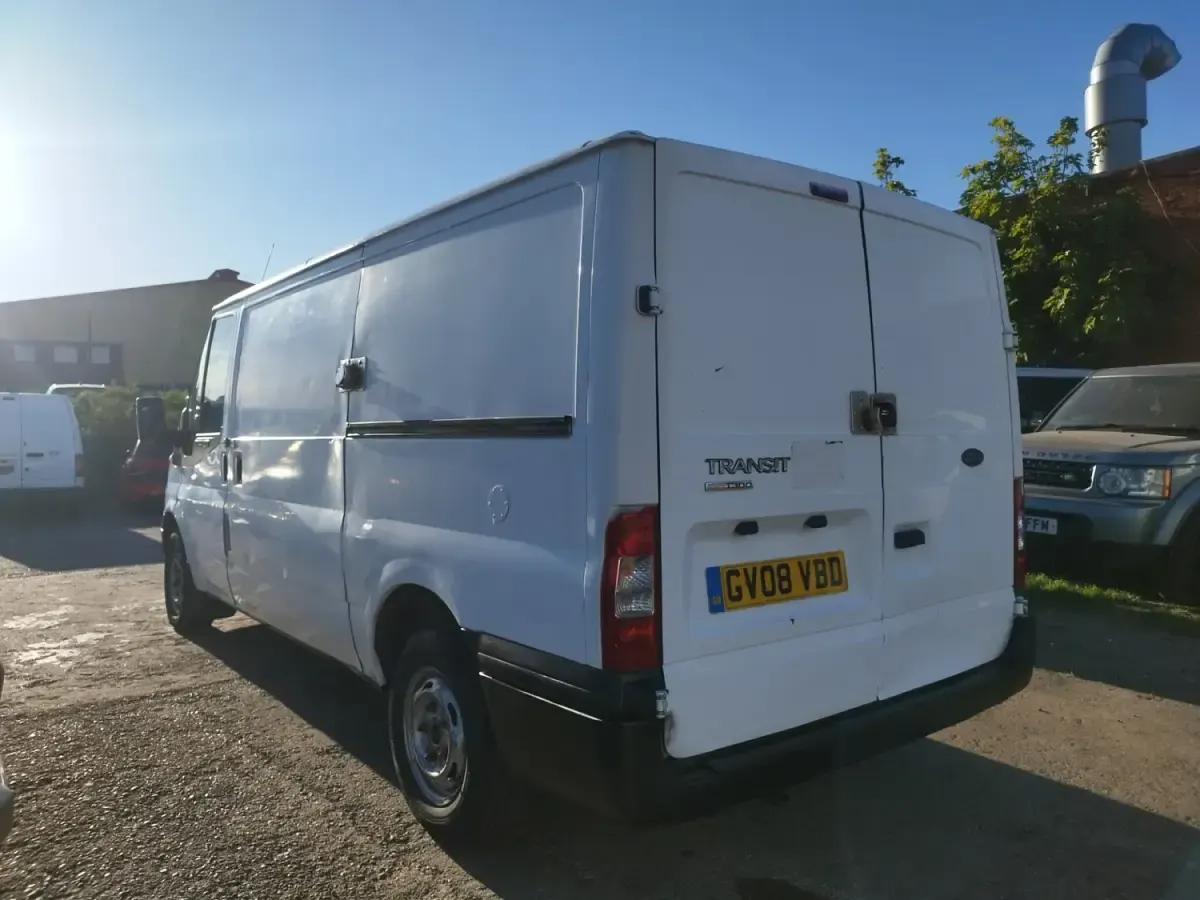 Usado Ford Transit 110 HP (80 kW) 2008 Branco Van