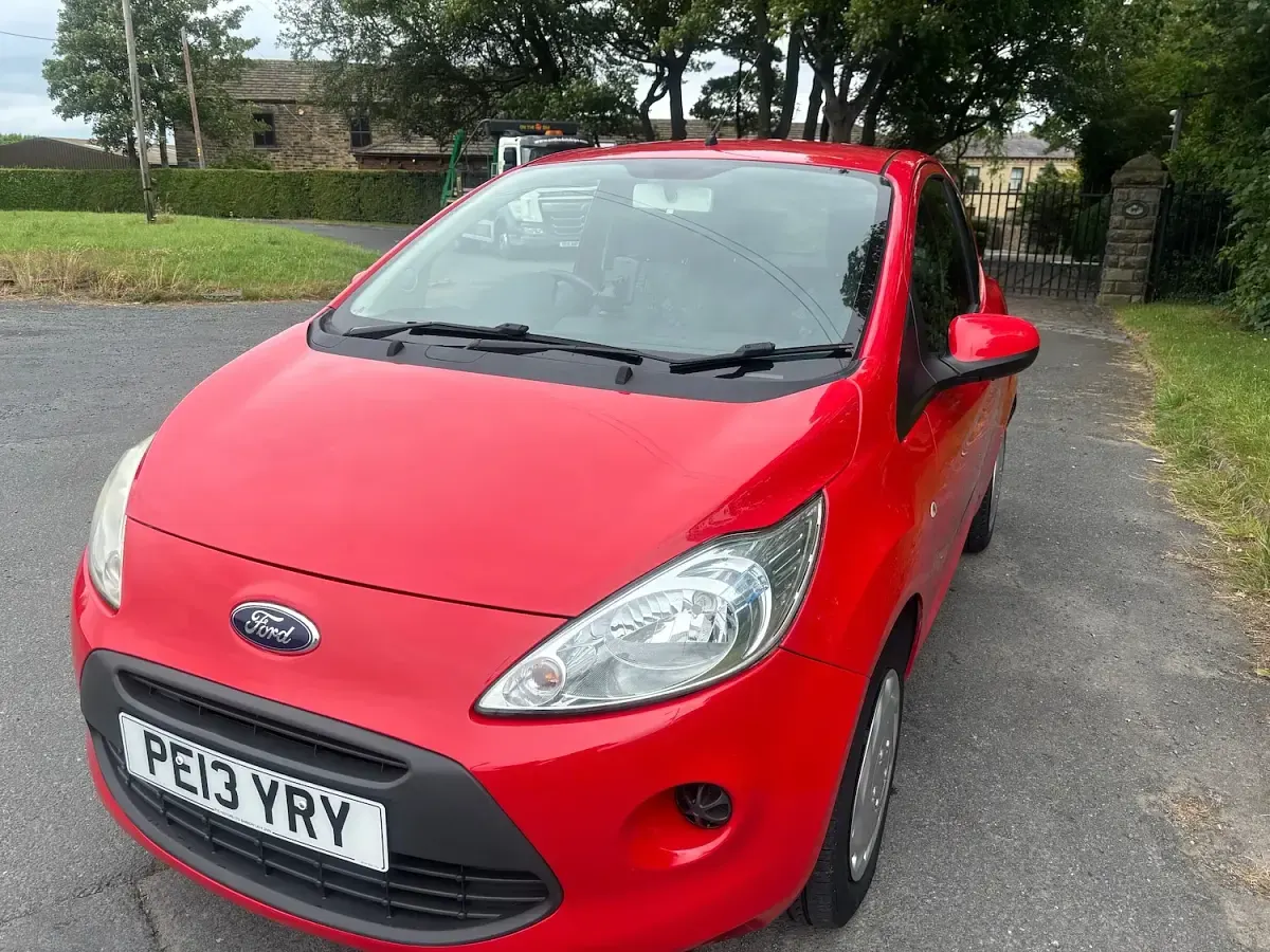 Used Ford Ka 69 HP (50 kW) 2013 Red Hatchback