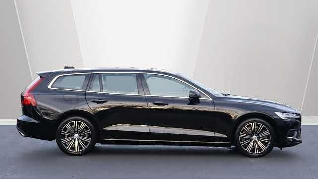 Used Volvo V60 Inscription 250 HP (183 kW) 2022 Estate
