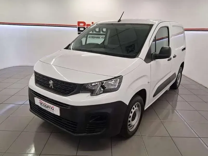 Second-hand Peugeot Partner Premium 131 CP (96 kW) 2024 Alb Monovolum