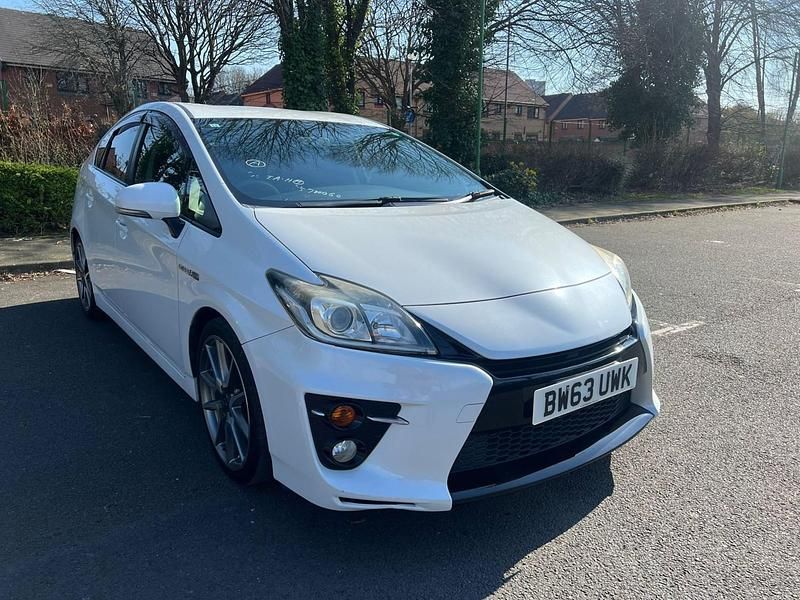 Used Toyota Prius 2023 White Hatchback