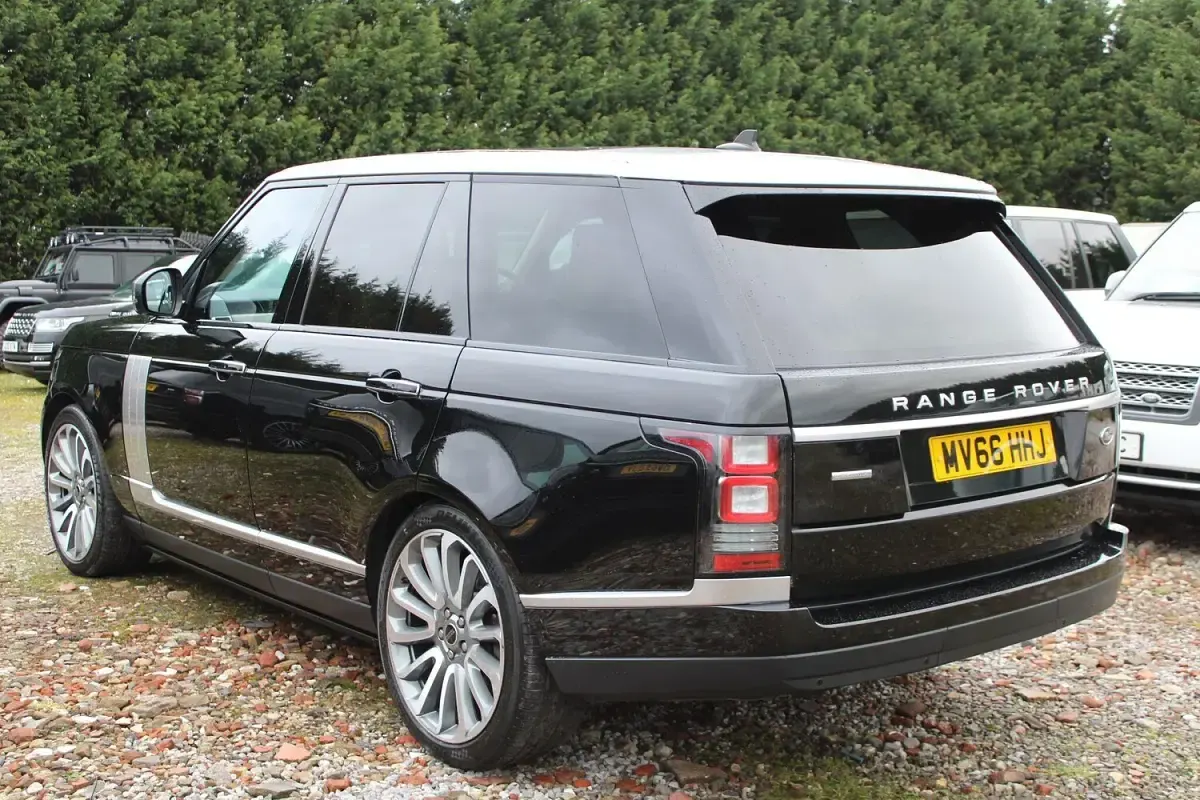 Used Land Rover Range Rover Autobiography 339 HP (249 kW) 2016 Black SUV