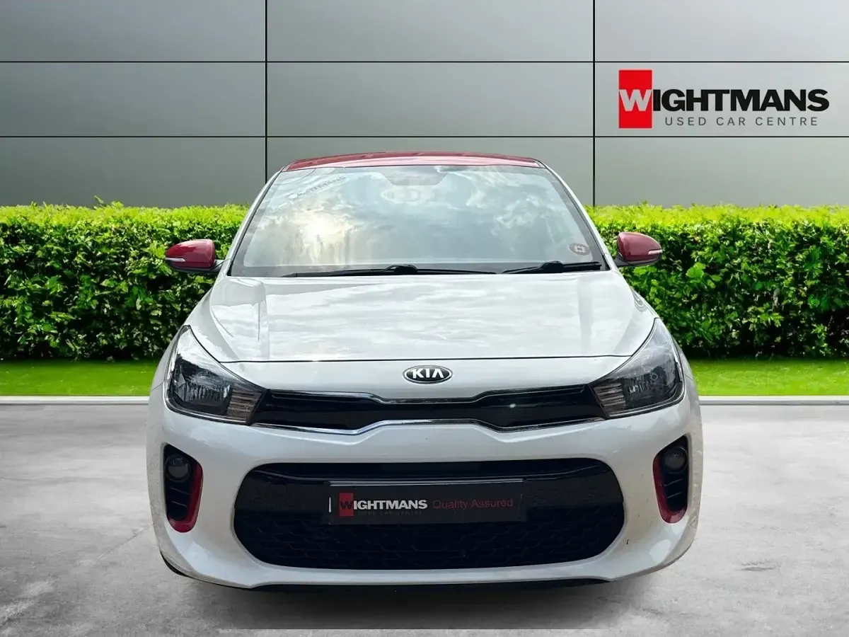 Used Kia Rio 83 HP (61 kW) 2018 White Hatchback