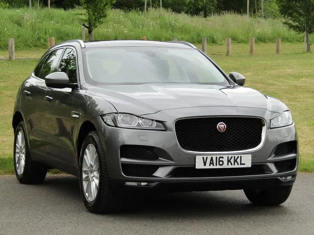 Usado Jaguar F-Pace Portfolio 2016 Cinzento SUV