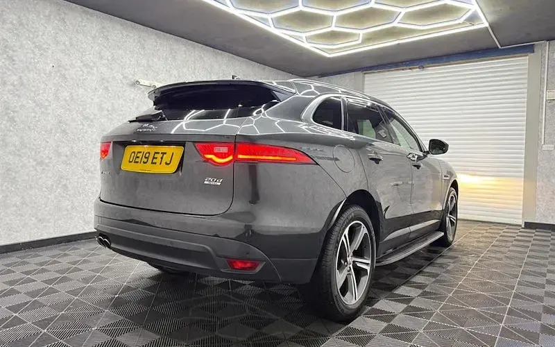 Used Jaguar F-Pace Portfolio 179 HP (131 kW) 2019 Grey SUV