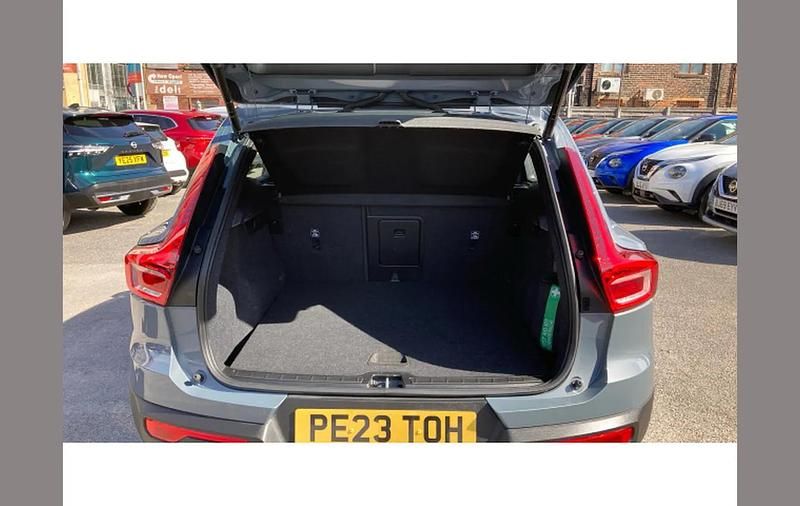 Used Volvo XC40 Core 161 HP (118 kW) 2023 Grey SUV