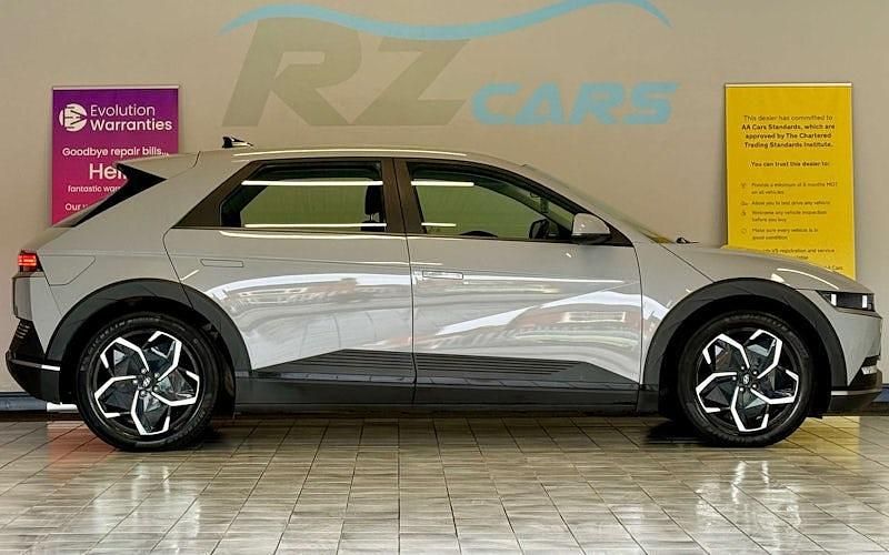 Used Hyundai Ioniq SE 125 kW (170 HP) 2023 Hatchback