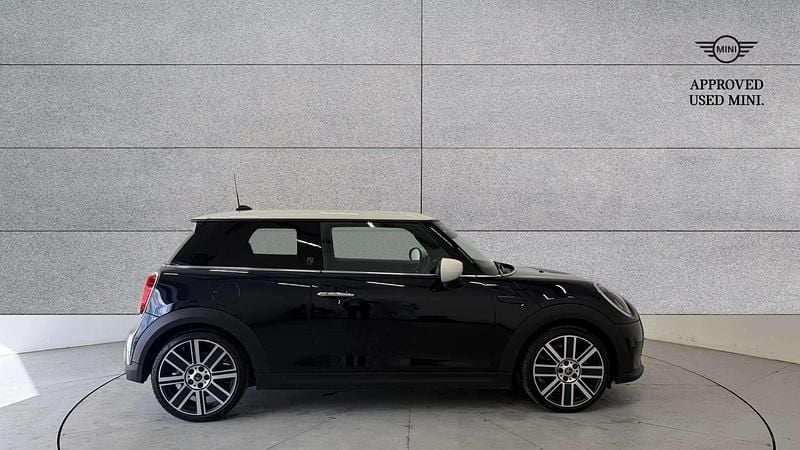 Używany Mini Cooper Exclusive 134 KM (98 kW) 2024 Czarny Hatchback