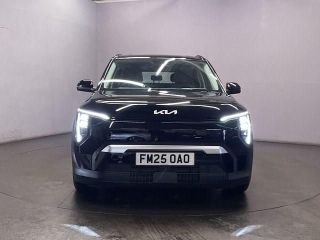 Begagnad Kia EV3 Air 147 kW (201 HK) 2025 Svart SUV