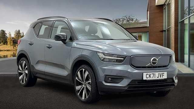 Used 2022 Volvo XC40 Plus SUV | £25,900 (Good price) - Image 1/4
