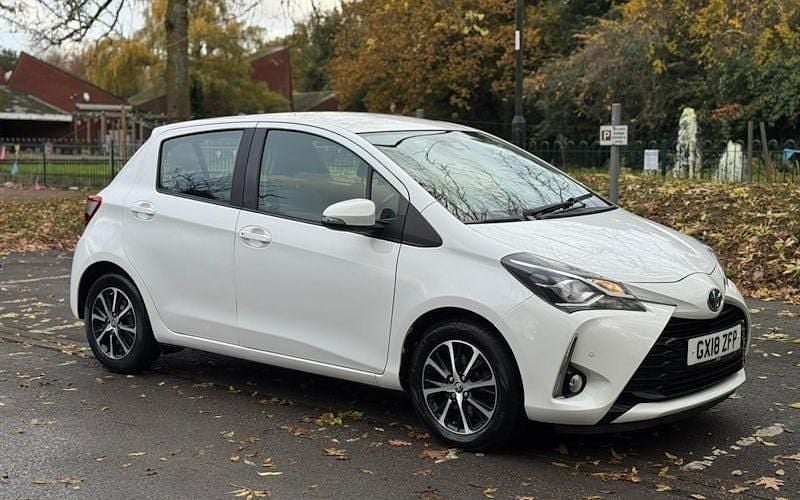 White Used 2018 Toyota Yaris Hybrid Hatchback | £11,995 (Fair price) - Image 1/4