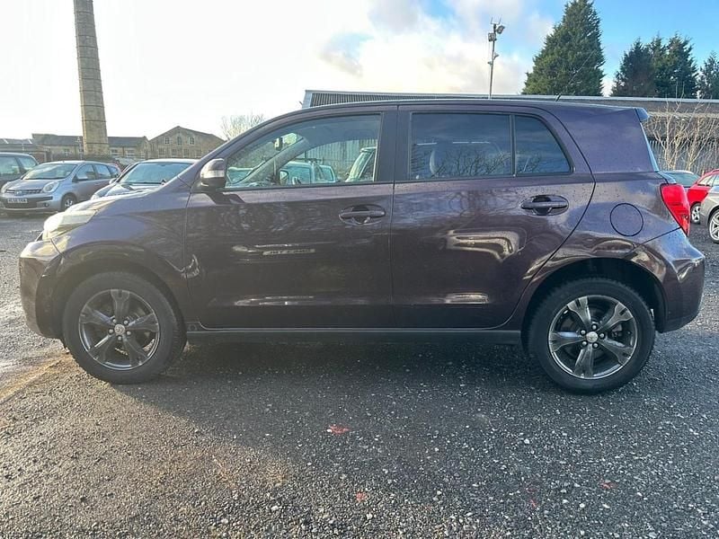 Usado Toyota Urban Cruiser 90 HP (66 kW) 2011 Roxo Citadino