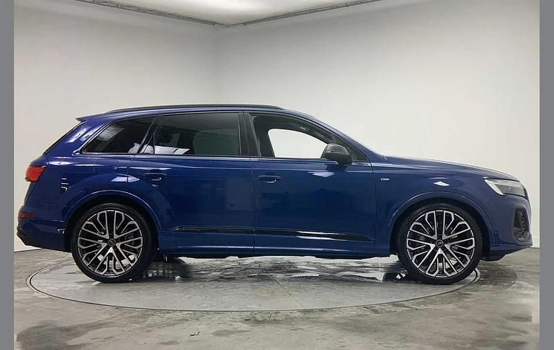 Used Audi Q7 Comfort 281 HP (206 kW) 2026 Blue SUV