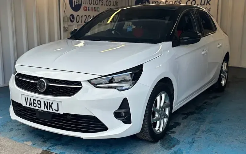Usado Vauxhall Corsa SRi 101 HP (74 kW) 2020 Branco Citadino