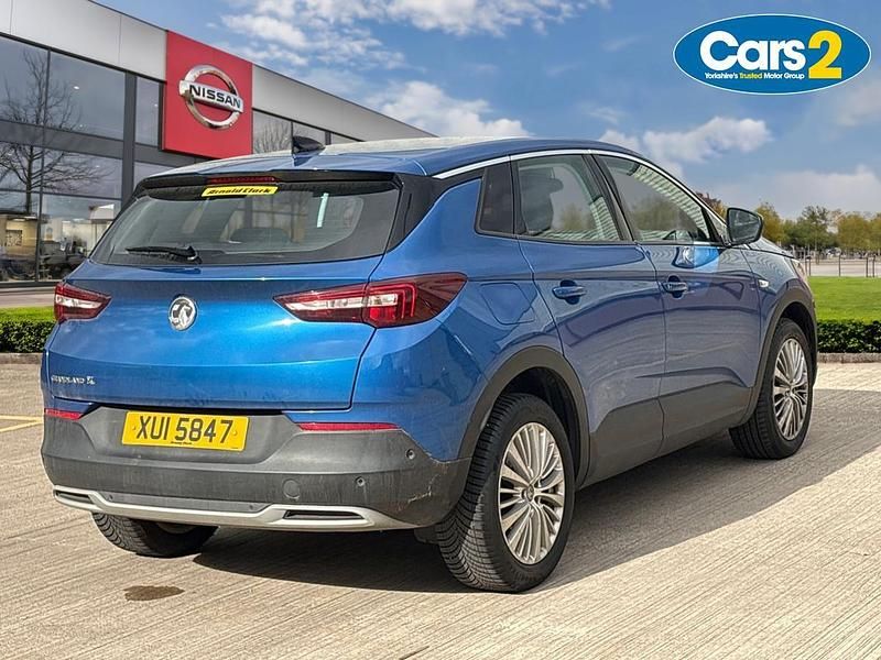 Used Vauxhall Grandland X Business Edition 128 HP (94 kW) 2019 Blue SUV