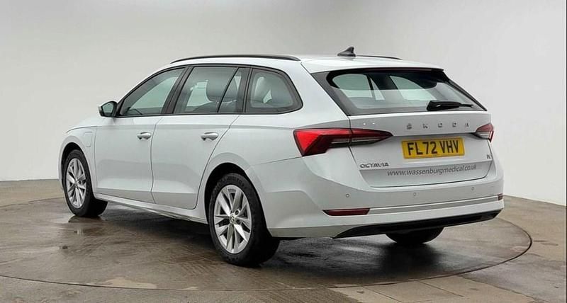 Used Skoda Octavia SE Technology 2022 White Estate