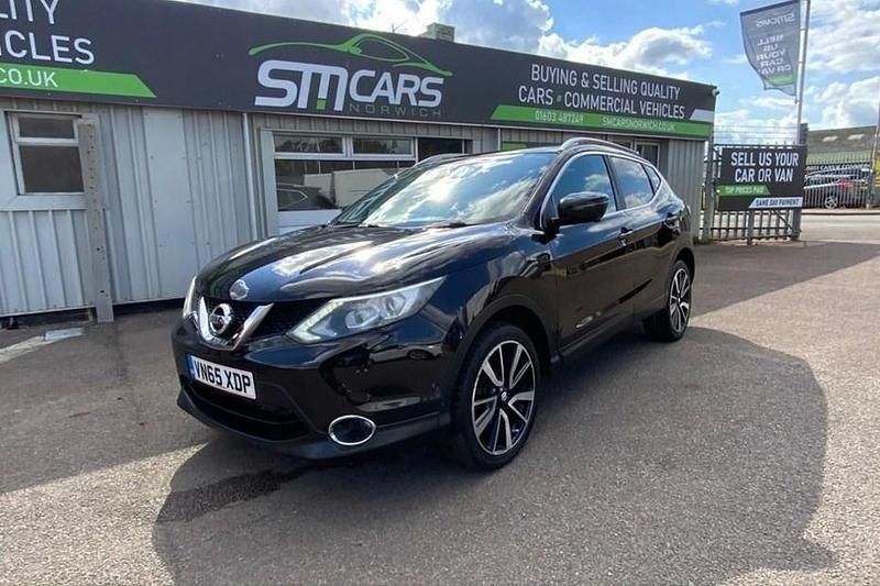Black Used 2015 Nissan Qashqai Tekna SUV | £9,850 (Fair price) - Image 1/1