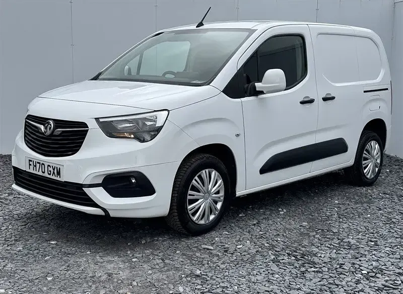 Używany Vauxhall Combo Sportive 100 KM (73 kW) 2020 Biały Minivan