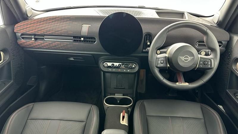 Usado Mini Cooper Hatch 113 kW (154 HP) 2025 Cinzento Citadino