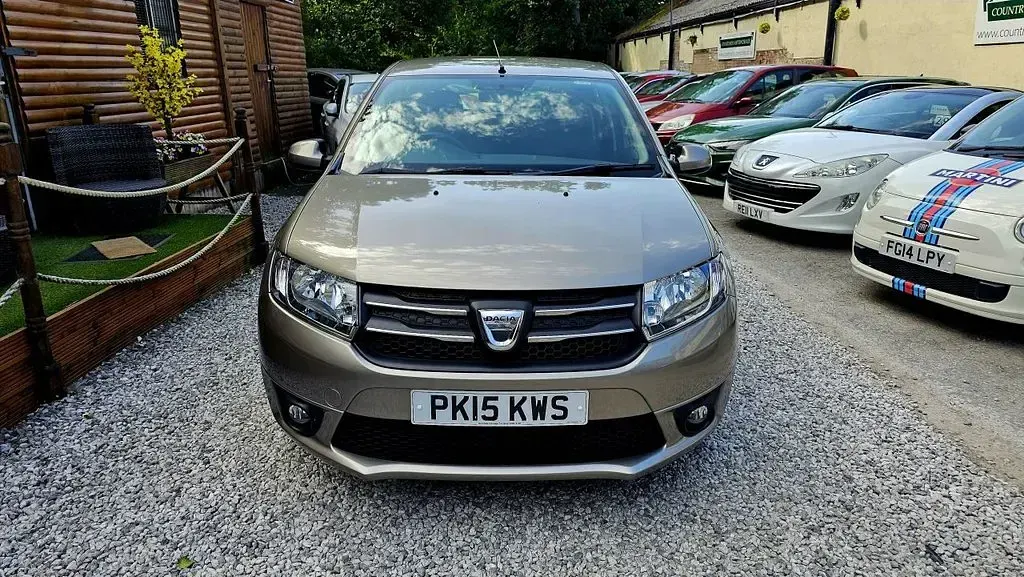 Used Dacia Sandero Lauréate 75 HP (55 kW) 2015 Beige Hatchback