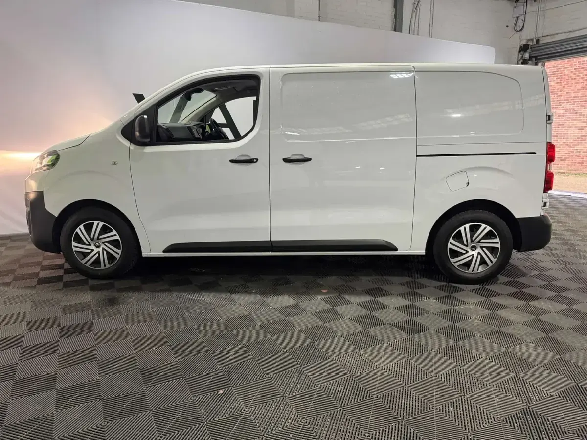 Used Citroën Dispatch 2022 White MPV