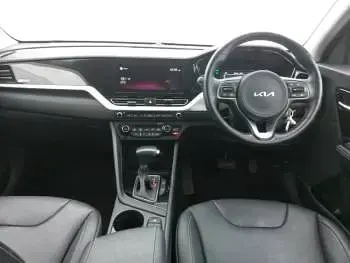 Used Kia Niro 139 HP (102 kW) 2022 Red SUV