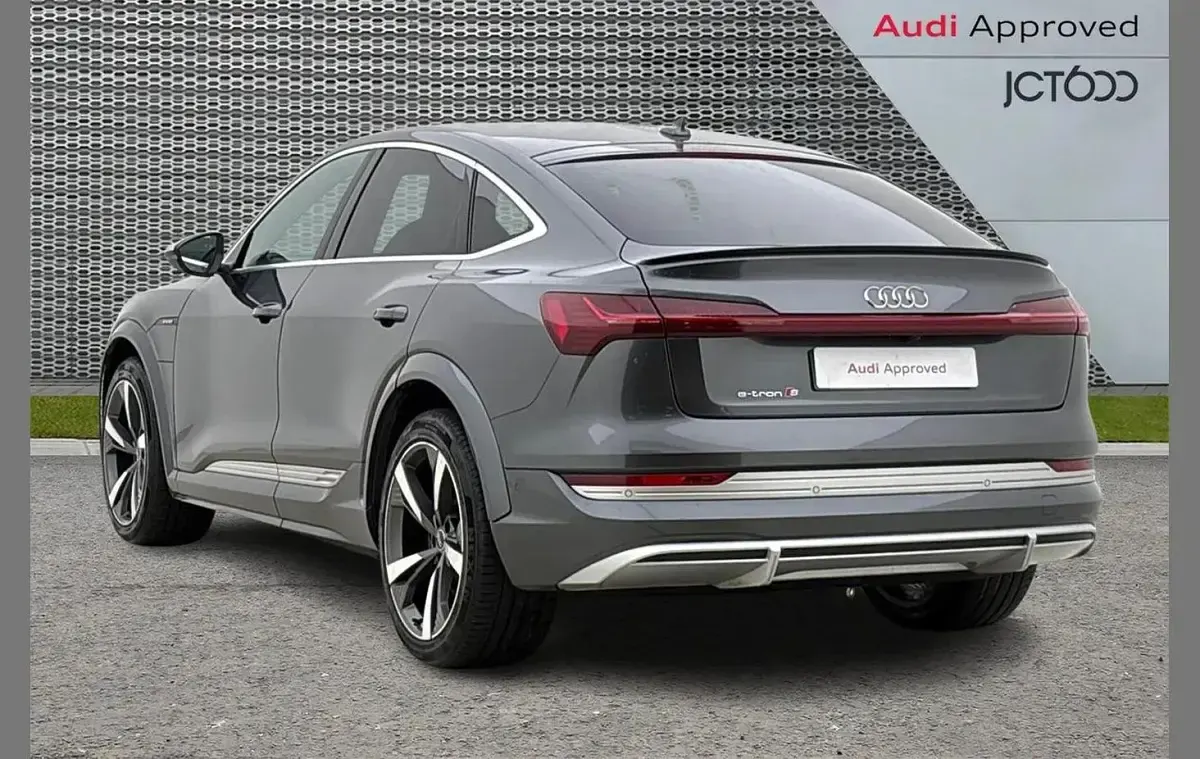 Used Audi e-tron Advanced 369 kW (503 HP) 2022 Grey SUV