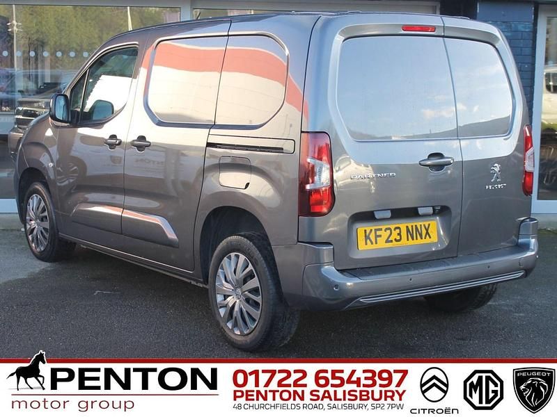 Used Peugeot Partner Premium 102 HP (75 kW) 2023 Grey MPV